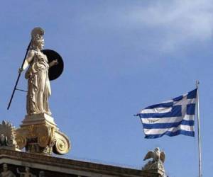 Según la prensa griega, los acreedores creen que el PIB del país caerá entre 2 y 3% este año, contra una previsión de crecimiento de 0,5%.