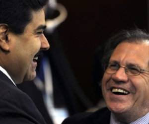 Maduro y Almagro en una imagen de 2010. (Foto: AFP).
