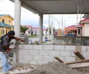 La industria de la construcción proyecta una inversión de US$2.000 millones en cinco años. (Foto: laprensa.hn).