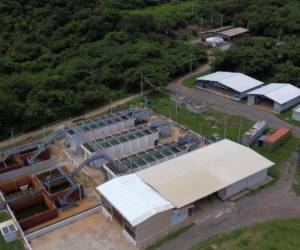 Vista aérea de las instalaciones del proyecto minero Cerro Blanco en Asunción Mita, Jutiapa, Guatemala. Foto: Johan Ordóñez / AFP