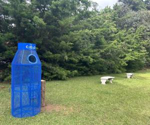 <i>AJE entregó 14 botellones CIELO a la Municipalidad de Antigua Guatemala. Foto de cortesía</i>