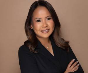 Elena Chong, Gerente General, ha destacado como una profesional de gran impacto en Panamá.