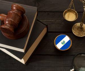 <i>La modificación del artículo 208 de la Carta Magna, aprobada con dispensa de trámite -sin estudio ni discusión en el pleno- con los votos de 57 diputados de 60 en el Congreso, establece que el período de los cinco magistrados del TSE pasa de cinco a seis años. FOTO E&amp;N</i>