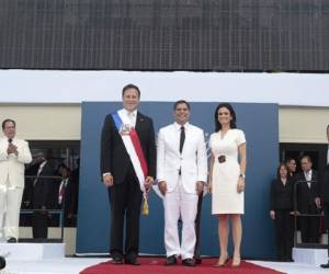 Varela, un empresario del licor de 50 años, recibió la banda presidencial de manos del presidente del Congreso, Adolfo Valderrama, en un acto celebrado ante miles de personas. (Foto: Presidencia de Panamá).