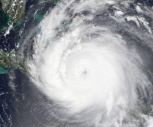 Más de un millón de personas fueron preventivamente evacuadas en todo el país, según las autoridades, sin que hasta el momento se registren víctimas. (Foto: AFP).Florida Governor Rick Scott warned that all of the state's 20 million inhabitants should be prepared to evacuate as Hurricane Irma bears down for a direct hit on the southern US state. / AFP PHOTO / NASA / Handout / RESTRICTED TO EDITORIAL USE - MANDATORY CREDIT 'AFP PHOTO / NASA/ HO' - NO MARKETING NO ADVERTISING CAMPAIGNS - DISTRIBUTED AS A SERVICE TO CLIENTS