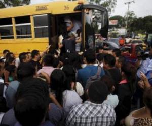 El regreso de las vacaciones agostinas va a ser una prueba para la estrategia de seguridad del gobierno de El Salvador. (Foto: Archivo)