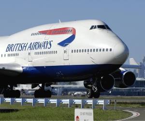 Casa matriz de British Airways e Iberia completa pedido de 50 Boeing 737 con opción a 100 más