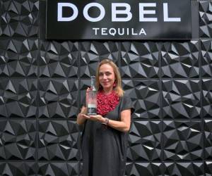 Aracely Ramos, embajadora de marca de Dobel Tequila, durante el lanzamiento en El Salvador. Foto: E&amp;N