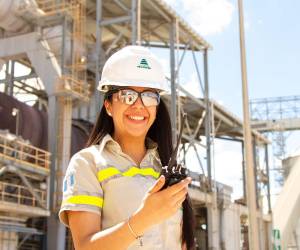 El liderazgo se construye con oportunidades, confianza y desarrollo. En Progreso, más mujeres continúan creciendo, asumiendo nuevos retos y contribuyendo a la evolución de la organización.