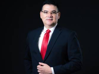 Carlos Girón, Vicepresidente Corporativo de Imagen y Reputación Institucional, destaca el rol de Banco Atlántida en el financiamiento de sectores productivos con visión sostenible.
