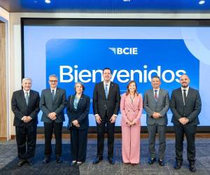 Representantes del BCIE y autoridades hondureñas participaron en el encuentro “Una historia compartida y un futuro en construcción”, donde se analizaron las perspectivas económicas de Honduras y las oportunidades para impulsar su desarrollo en los próximos años.