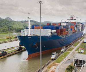 Este martes hay 125 buques en espera para cruzar el Canal, 105 de ellos con su reserva establecida y 20 sin ella. FOTO ARCHIVO E&amp;N