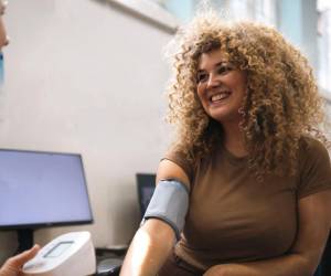 La salud de la mujer debe priorizarse como un derecho que genere bienestar y atención oportuna