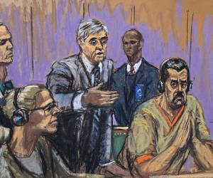 <i>Fotografía de un dibujo realizado por la artista Jane Rosenberg donde aparece el presidente depuesto de Venezuela, Nicolás Maduro (d), junto a su esposa Cilia Flores (2-i), y sus abogados Mark Donnelly (i) y Barry pollack (c), durante su comparecencia este lunes, ante un tribunal federal en Nueva York (EE.UU.). EFE/Jane Rosenberg</i>