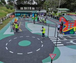 El INS ha entendido que comunicar seguros a jóvenes no es hablar de riesgos, sino de proyectos de vida. Por eso ha fortalecido su presencia digital, generando contenido educativo y desarrollando propuestas más simples y accesibles.