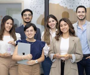 Ternova cuenta con planes de carrera y desarrollo profesional.