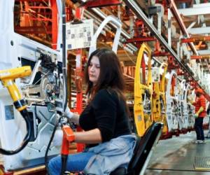Las manufacturas se expanden con fuerza, ayudando a mantener la economía sobre terreno firme. Un sondeo del viernes pasado mostró que los nuevos pedidos de las fábricas de la nación repuntaron en julio. (Foto: Reuters).