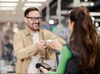 <i>Lovemarks 2025 alcanzó una muestra total de 3.090 participantes en toda Centroamérica, quienes seleccionaron a sus Lovemarks en 12 categorías. Este año se incluyó un especial sobre Lovemarks en Atención al Cliente. FOTO SHUTTERSTOCK</i>