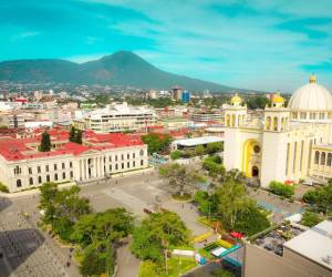 <i>La Asamblea Legislativa, de amplia mayoría oficialista, aprobó en junio de 2023 reducir el número de diputados en el órgano Legislativo, de cara a las elecciones de 2024 en El Salvador. FOTO TSE EL SALVADOR</i>