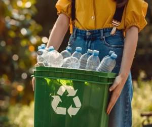 <i>La recuperación y reincorporación de materiales plásticos a los procesos productivos requiere mecanismos de recolección, clasificación y financiamiento que permitan hacer viable la economía circular. Foto de cortesía</i>