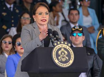 <i>Presidenta de Honduras, Xiomara Castro, participó en la conmemoración del Día del Soldado y el natalicio del prócer nacional Francisco Morazán. FOTO @gobprensaHN</i>