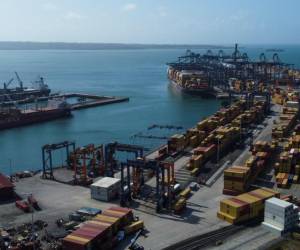 <i>Fotografía aérea del Puerto de Cristóbal en Colón, administrado por Hutchison Ports PPC. FOTO EFE: Aris Mariota.</i>