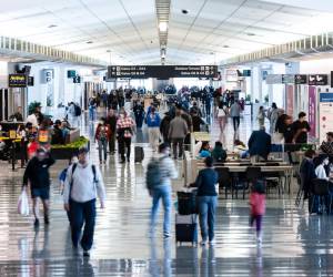 <i>La administración evalúa imponer la entrega obligatoria de los perfiles y publicaciones utilizadas por los viajeros durante los últimos cinco años en redes sociales como condición para entrar a EEUU. Foto de cortesía</i>