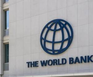 Banco Mundial prevé una subida de 24% en precios de la energía, en 2026