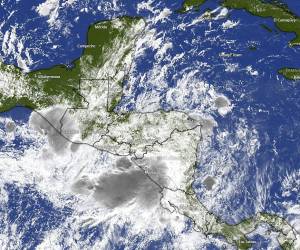 Sistema de baja presión frente a costa salvadoreña afecta a la región