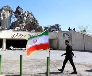 La tregua no resuelve la guerra: redefine el campo de negociación alrededor de Ormuz, el petróleo y la supervivencia política de ambos gobiernos. (Foto:EFE)