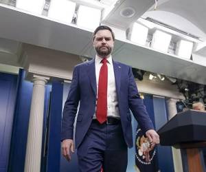 Estados Unidos arriesga un gran capital político al confiar en su propio vicepresidente JD Vance la suerte de la cumbre en Islamabad. (Foto: EFE)