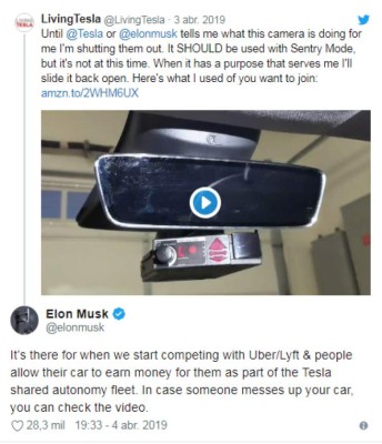 Tesla incluye cámara que ve hacia el interior de uno de sus autos