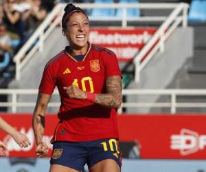 <i>La delantera española Jenni Hermoso celebra marcar un gol durante el partido amistoso internacional de fútbol femenino entre España y Noruega en el estadio Can Misses de Ibiza el 6 de abril de 2023.JAIME REINA/AFP</i>