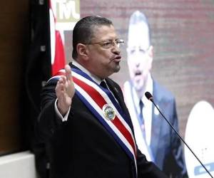 Chaves entregará el poder el próximo 8 de mayo a la presidenta electa Laura Fernández. (Foto: EFE)