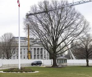 Trump revela construcción de bunker militar bajo salón de baile de Casa Blanca