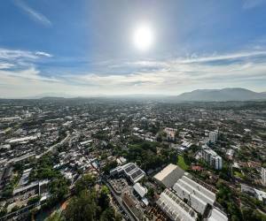 <i>Se registraron 15 récords de temperatura máxima en El Salvador y la cifra más alta marcada por el termómetro fue de 44,2 grados Celsius. Foto de cortesía</i>
