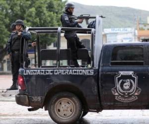 El despliegue de las fuerzas federales obligó a los maestros a desalojar la mayoría de las sedes electorales y las instalaciones que habían tomado en Oaxaca. (Foto: AFP)