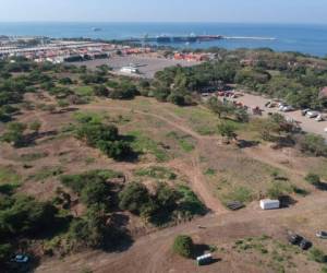 Vista aérea del terreno de 120.000 m2 donde construirá la central termoeléctrica de Energía del Pacífico. Es la primera que funcionará con Gas Natural Licuado en El Salvador. El proyecto se contruye en los terrenos del Puerto de Acajutla y estará en operación desde 2021.