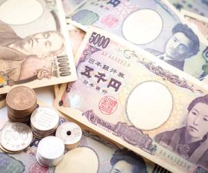 El yen toca su nivel más bajo frente al dólar desde 1998