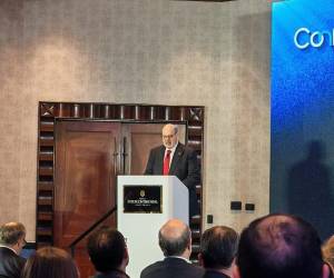 <i>El presidente de Grupo OPSA y E&amp;N, Jorge Canahuati Larach, abrió el encuentro con un llamado al liderazgo empresarial centroamericano para asumir un papel activo en la construcción de sociedades más fuertes y con visión de futuro. (Jose Carlos Flores-E&amp;N)</i>