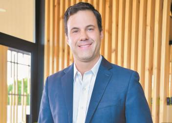 Javier Urdampilleta, Country Manager de Premium Restaurants of America en El Salvador