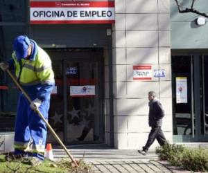 La baja del número de desempleados en el segundo trimestre ha significado otra buena sorpresa en los últimos días: el índice descendió a 24,47%, pasando por debajo del 25% por primera vez desde el tercer trimestre de 2012. (Foto: AFP).