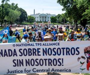 <i>El Servicio de Inmigración y Ciudadanía (USCIS) ha explicado en una escueta nota en su portal que los beneficios relacionados con el TPS para El Salvador finalizan este 9 de septiembre de 2026. Foto de AFP</i>