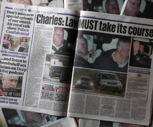 Combo fotográfico de las cabeceras de varios diarios británicos de este viernes con la noticia de la detención del expríncipe Andrés. (Foto: EFE)