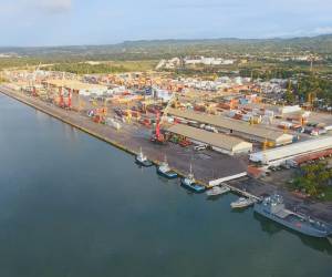 <i>Foto Puerto Santo Tomás de Castilla. CAPTURA DE VIDEO</i>