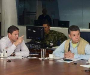 El presidente de Colombia, Juan Manuel Santos, y su ministro de Defensa, Juan Carlos Pinzón. (Foto: AFP)