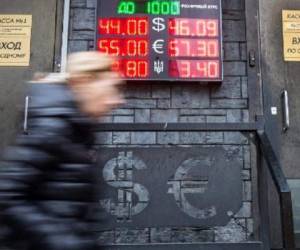 El crecimiento de Rusia será de solamente 0,3% en 2014 y de 0% en 2015, según el banco central. El crecimiento ya retrocedió un 0,7% interanual en el tercer trimestre, frente al 0,8% en el segundo, según el instituto federal de estadísticas Rosstat. (Foto: AFP).