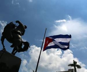 ¿Podrá Washington torcer el curso político de la isla sin necesidad de invadirla? Es mucho más realista un escenario de intervención política intensa que el de una invasión militar clásica. (Foto: EFE)