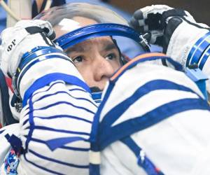 <i>El astronauta de la NASA Frank Rubio se grabó a dos cámaras para mostrar todo lo que hay dentro de la Estación Espacial. Foto Captura de pantalla video.</i>