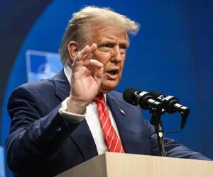 Trump hablará esta noche sobre la guerra; Teherán abre una salida condicionada 